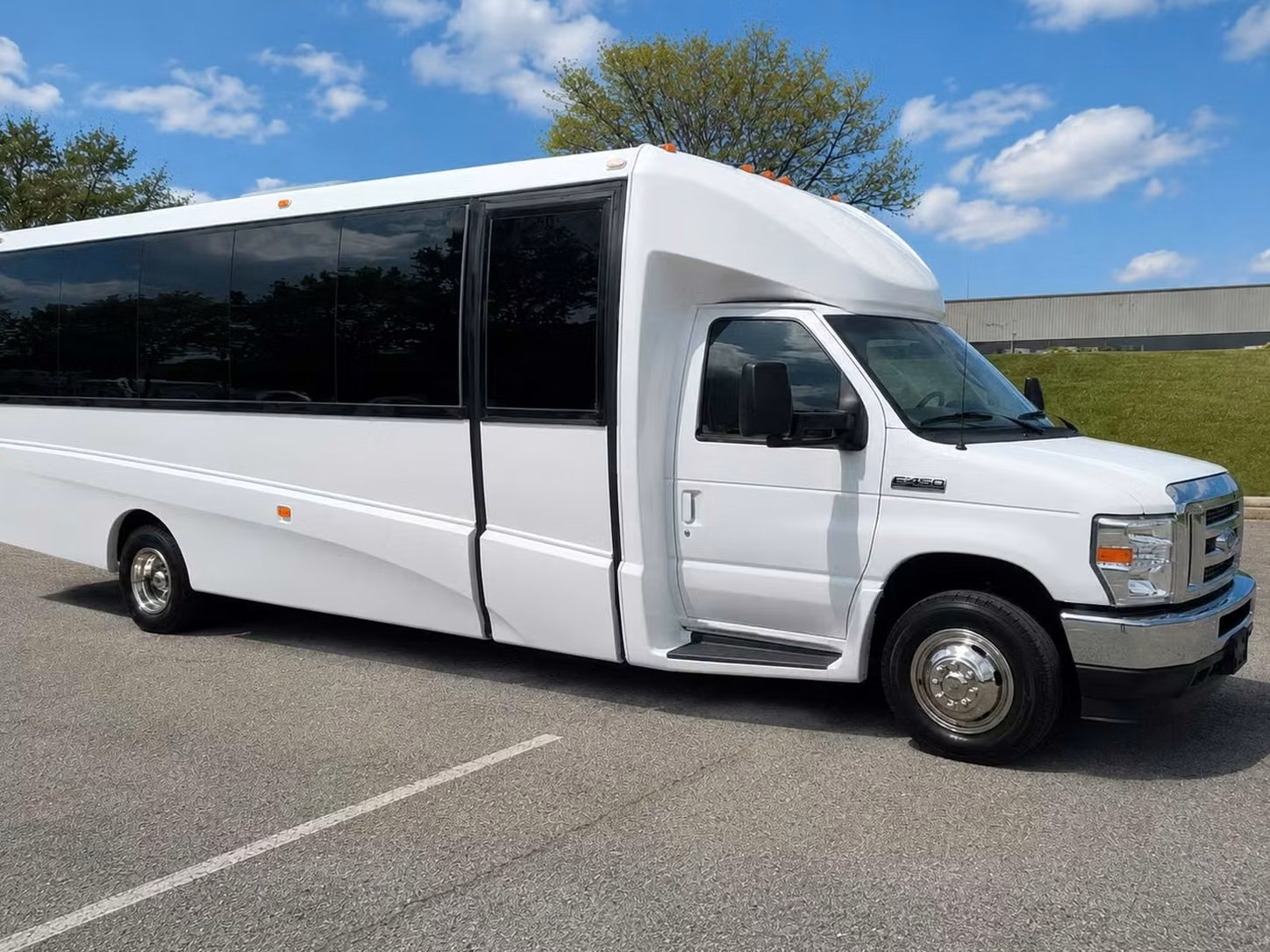 riviera beach 20 passenger minibus rental