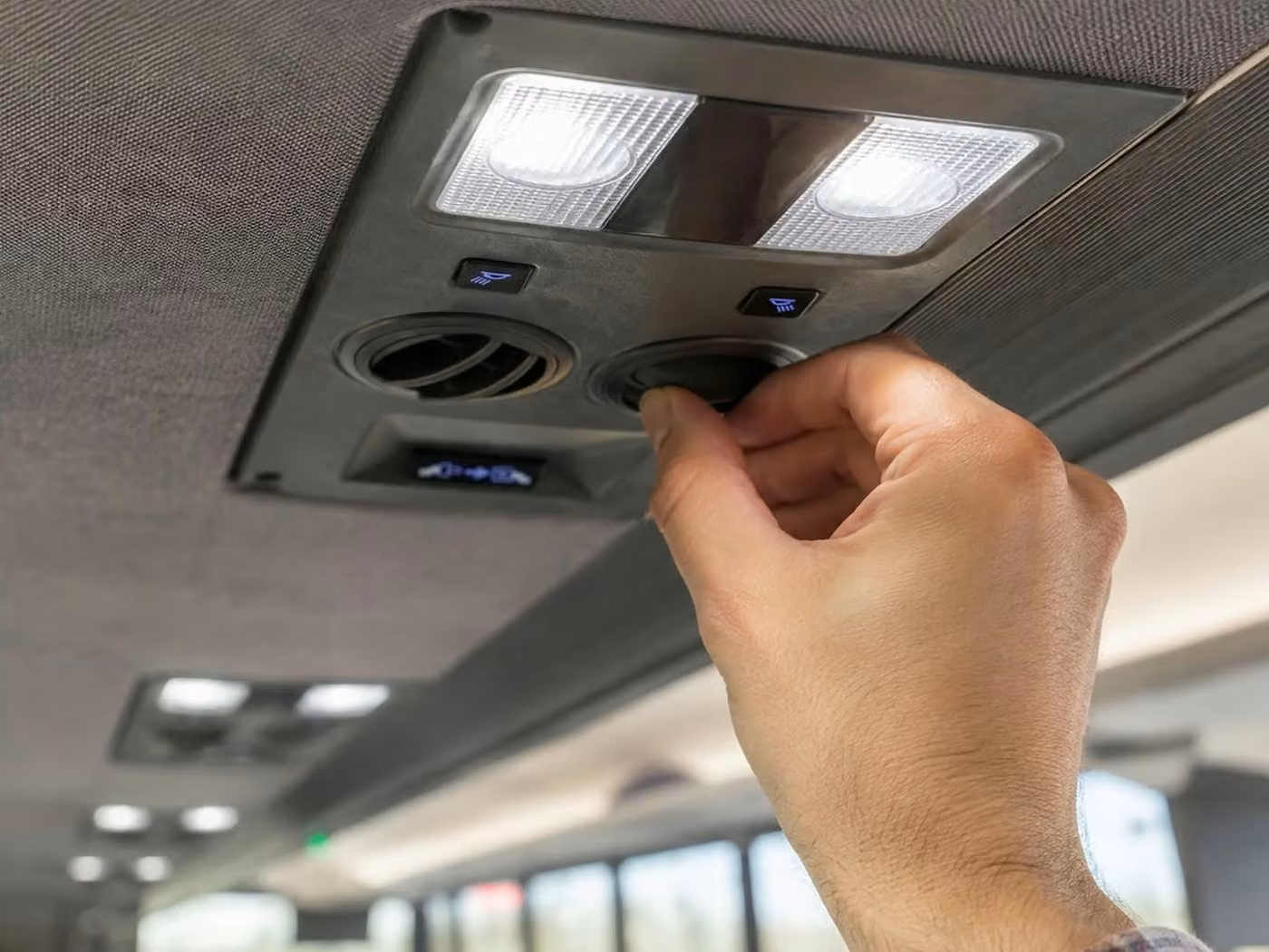 riviera beach 25 passenger minibus air conditioning