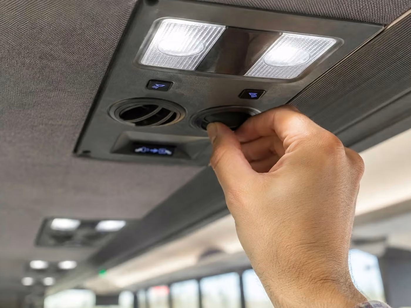 riviera beach 30 passenger minibus air conditioning