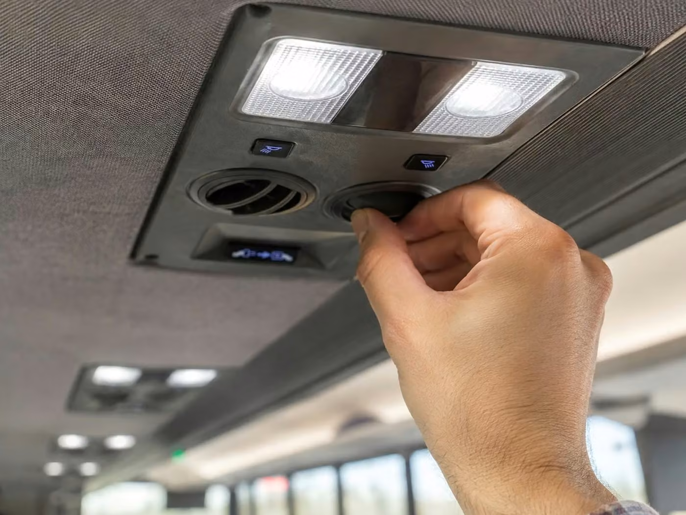 riviera beach 35 passenger minibus air conditioning