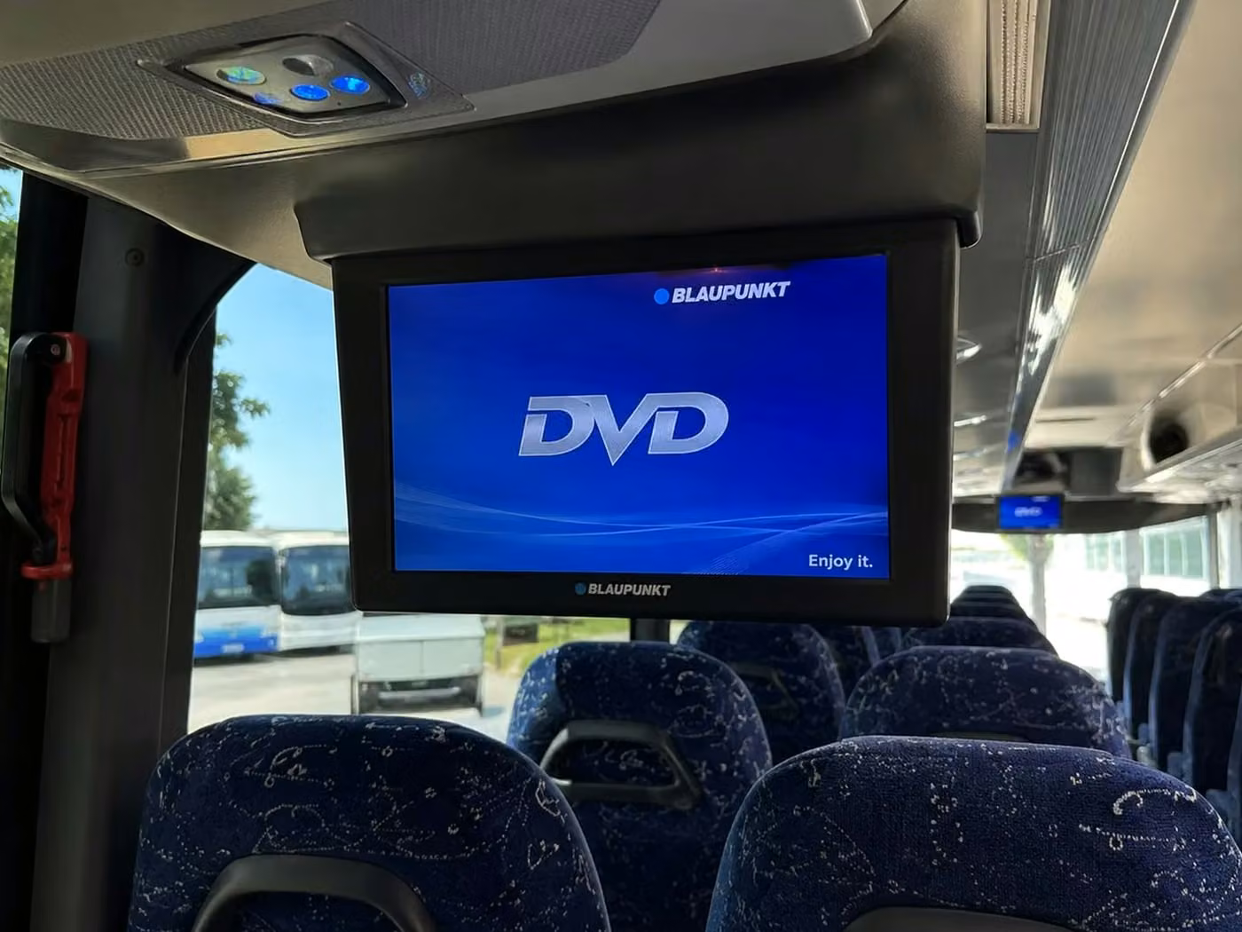 riviera beach 56 passenger charter bus tvs