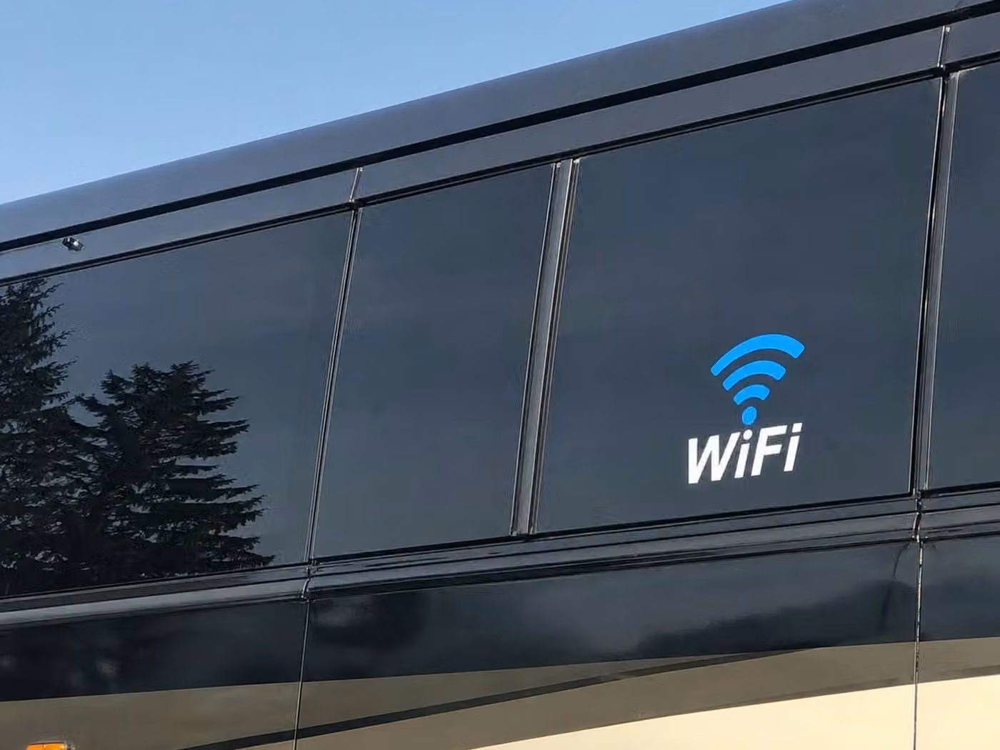 riviera beach 56 passenger charter bus wifi