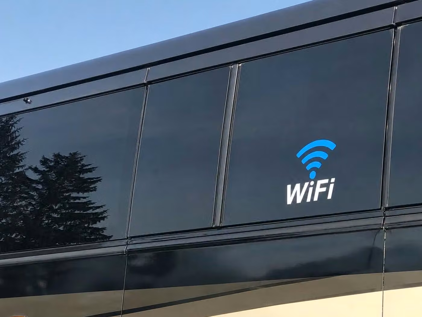 riviera beach charter bus wifi