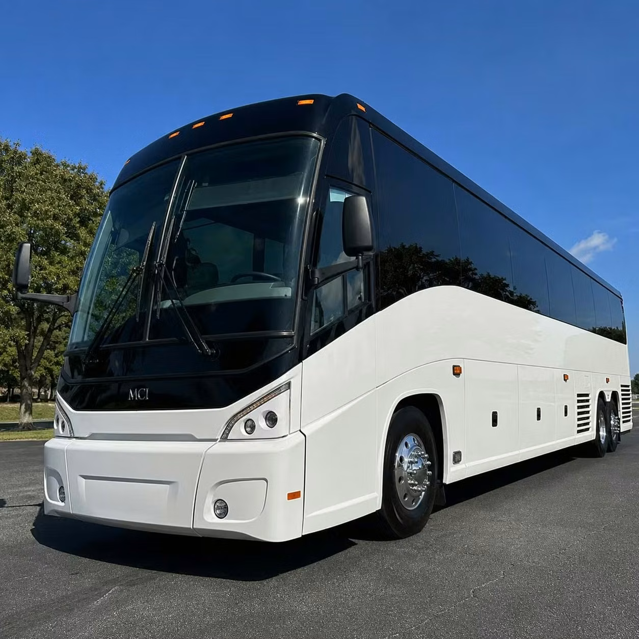 riviera beach custom shuttle loops between riviera beach hotels bars and venue gates