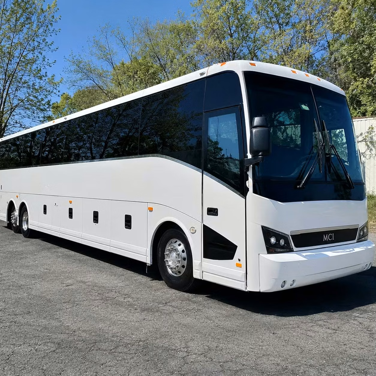 riviera beach impress attendees with premium shuttle bus services